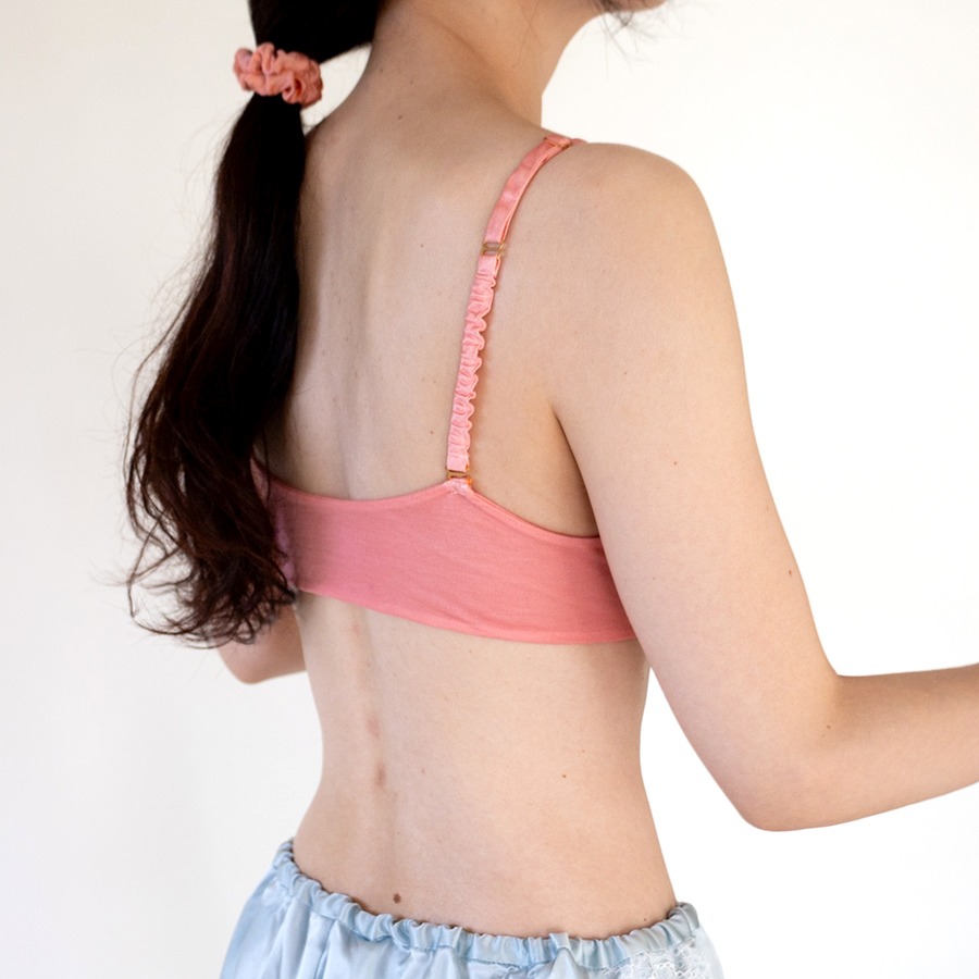 륯